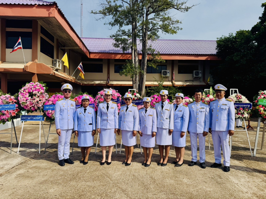 นายสงัด อุ่นชัย นายกเทศมนตรีตำบลหนองนกทา มอบหมายให้ข้าราชการในสังกัด ร่วมพิธีวางพวงมาลา เพื่อน้อมรำลึกในพระมหากรุณาธิคุณ เนื่องในวันคล้ายวันสวรรคต พระบาทสมเด็จพระจุลจอมเกล้าเจ้าอยู่หัว (รัชกาลที่ 5)